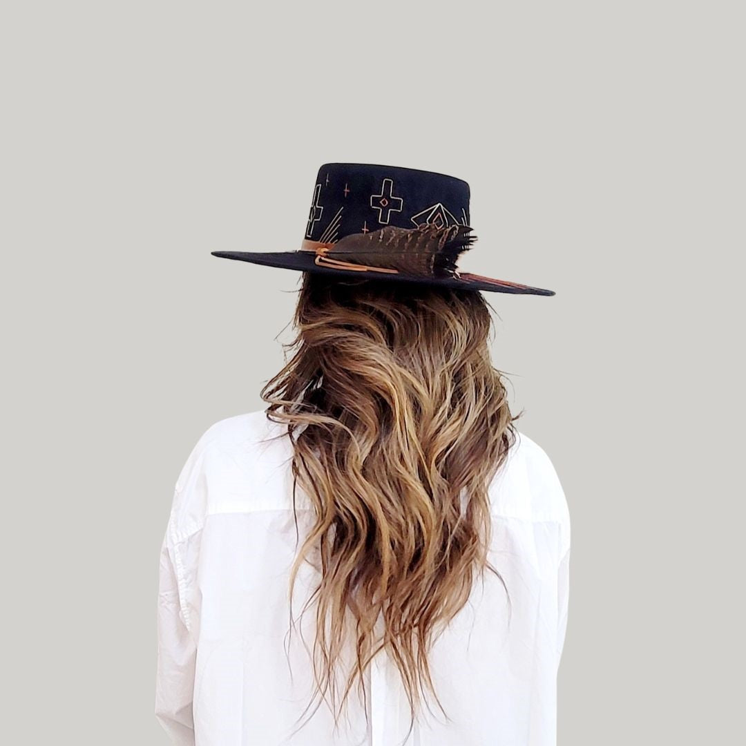 Igraine Telescope Crown Hat - Black